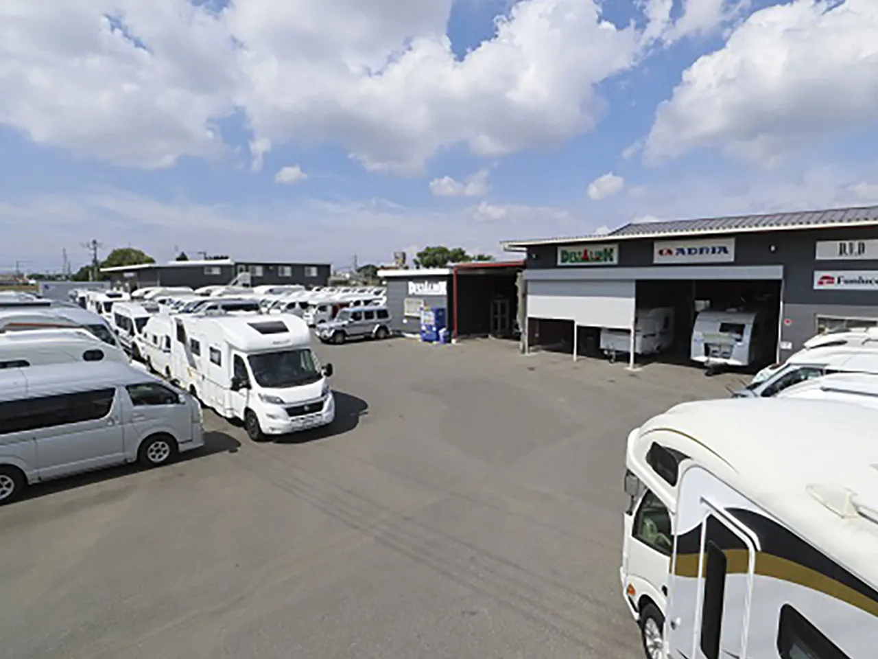 LACモービル千葉店（デルタリンク千葉）店内写真01