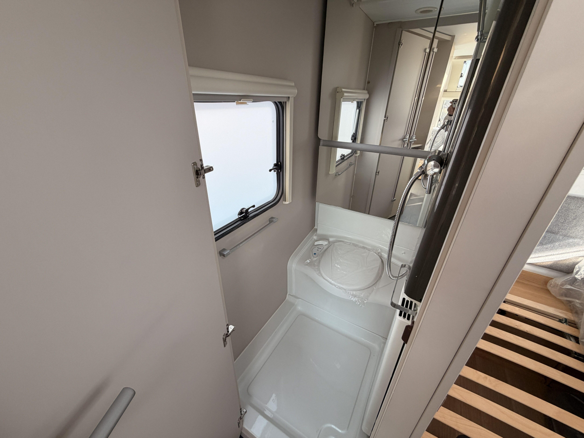 ADRIA ADORA 472 UP 令和8年登録未使用車!注目のトレーラー!の画像