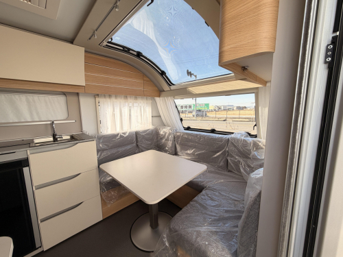 ADRIA ADORA 472 UP 令和8年登録未使用車!注目のトレーラー!の他画像1枚目