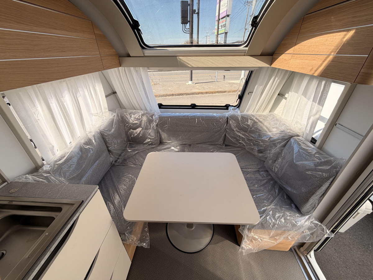 ADRIA ADORA 472 UP 令和8年登録未使用車!注目のトレーラー!の画像