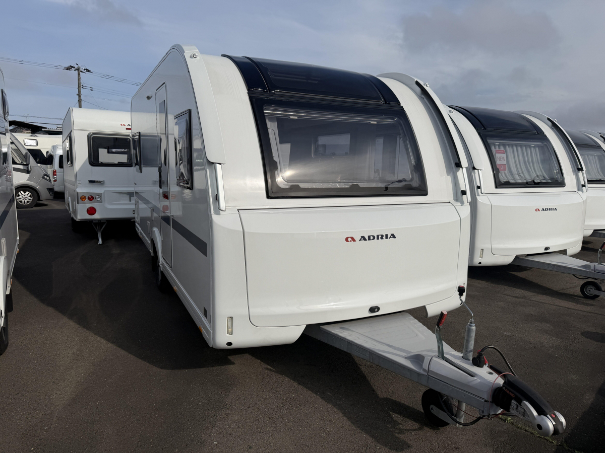ADRIA ADORA 472 UP 令和8年登録未使用車!注目のトレーラー!の画像
