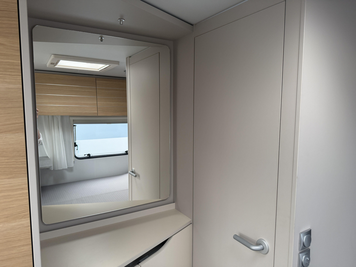 ADRIA ADORA 472 UP 令和8年登録未使用車!注目のトレーラー!の画像