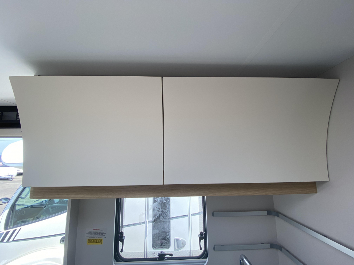 ADRIA ADORA 502 UL 展示してるだけの登録済み未使用車です!!けん引免許要の画像