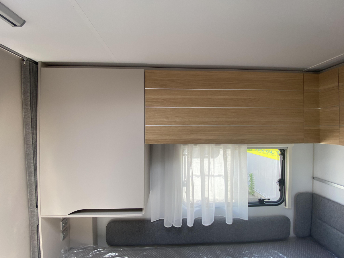 ADRIA ADORA 502 UL 展示してるだけの登録済み未使用車です!!けん引免許要の画像