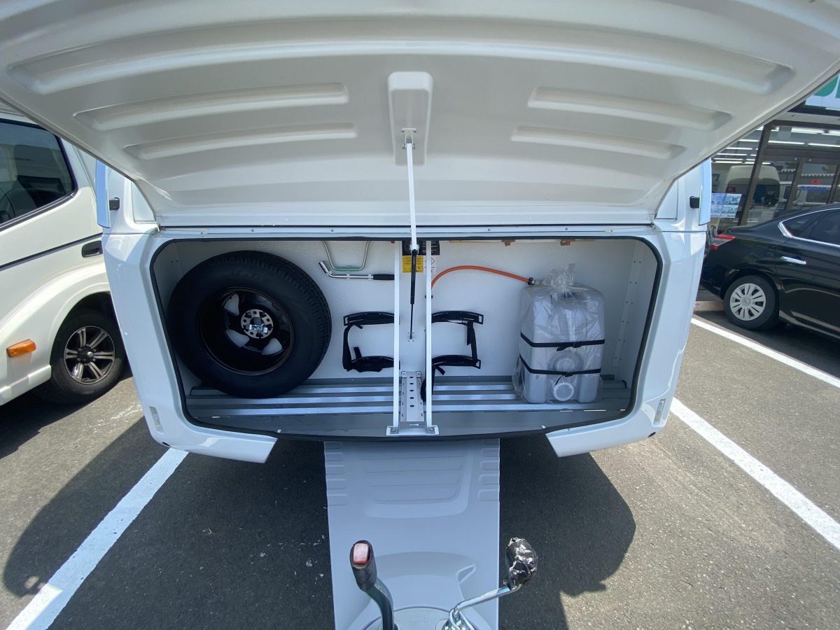 ADRIA ADORA 502 UL 展示してるだけの登録済み未使用車です!!けん引免許要の画像
