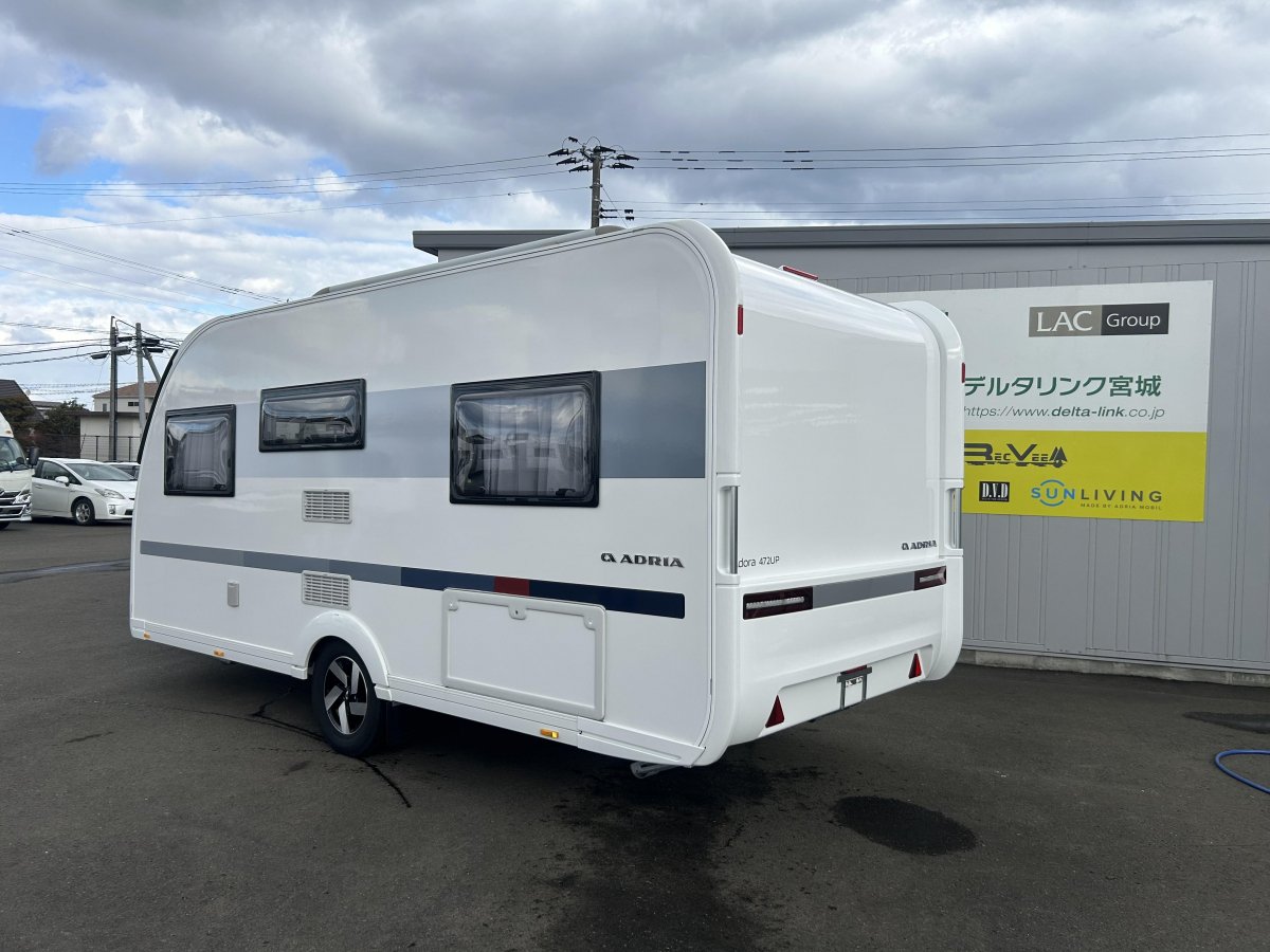 ADRIA ADORA 472 UP 充実した装備に!圧巻のパノラマウィンドウ!の画像