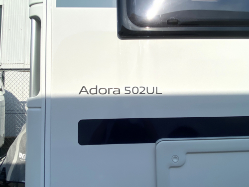 ADRIA ADORA 502 UL 星空を、寝室の天井に。パノラマウィンドウが生む、圧倒的な開放感。の他画像3枚目