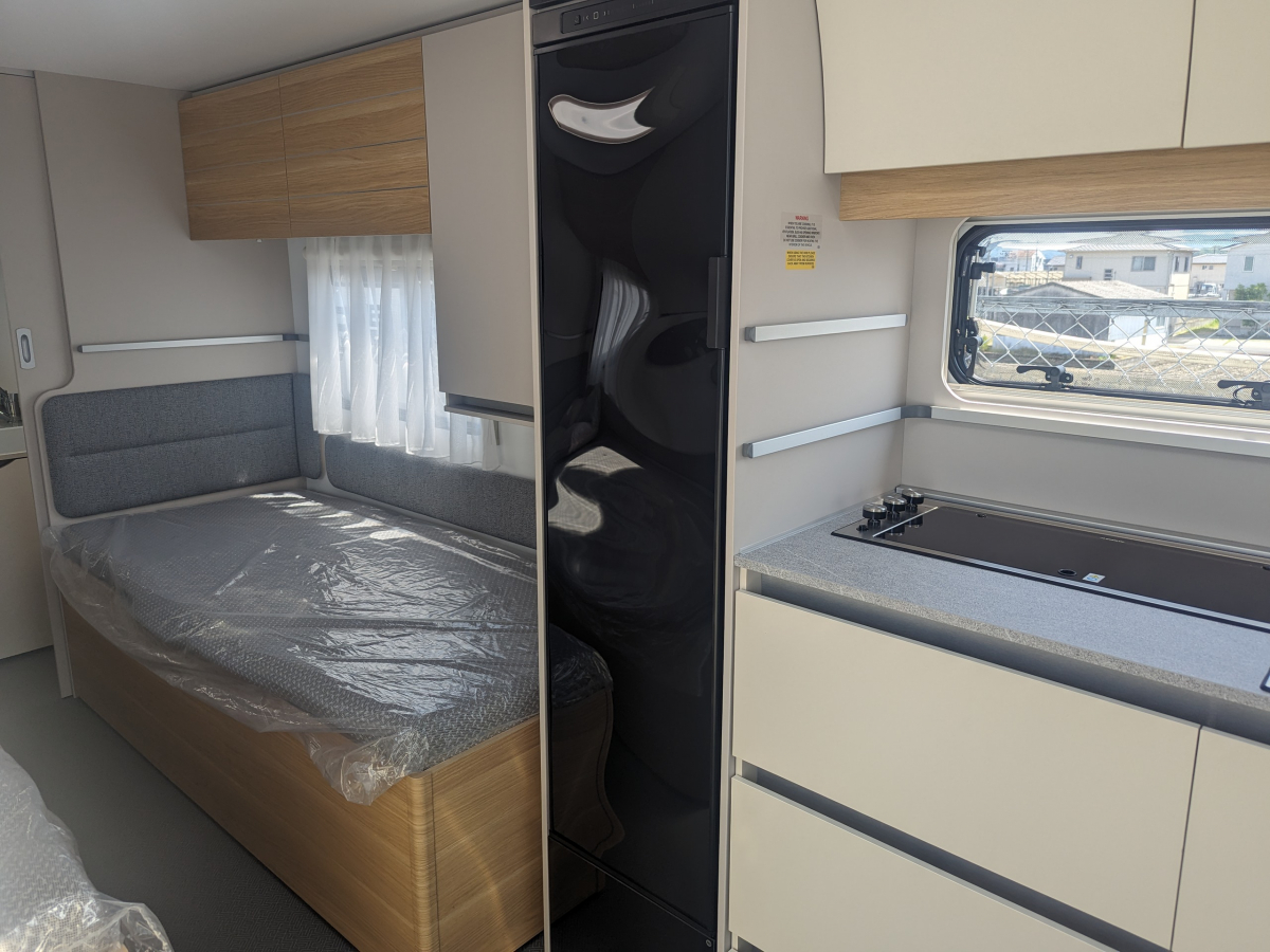 ADRIA ADORA 572 UT パノラマの空と暮らす、新しい旅のカタチ。の画像