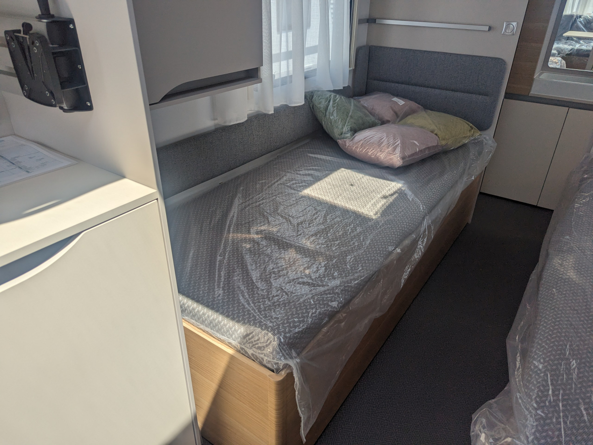 ADRIA ADORA 572 UT パノラマの空と暮らす、新しい旅のカタチ。の画像