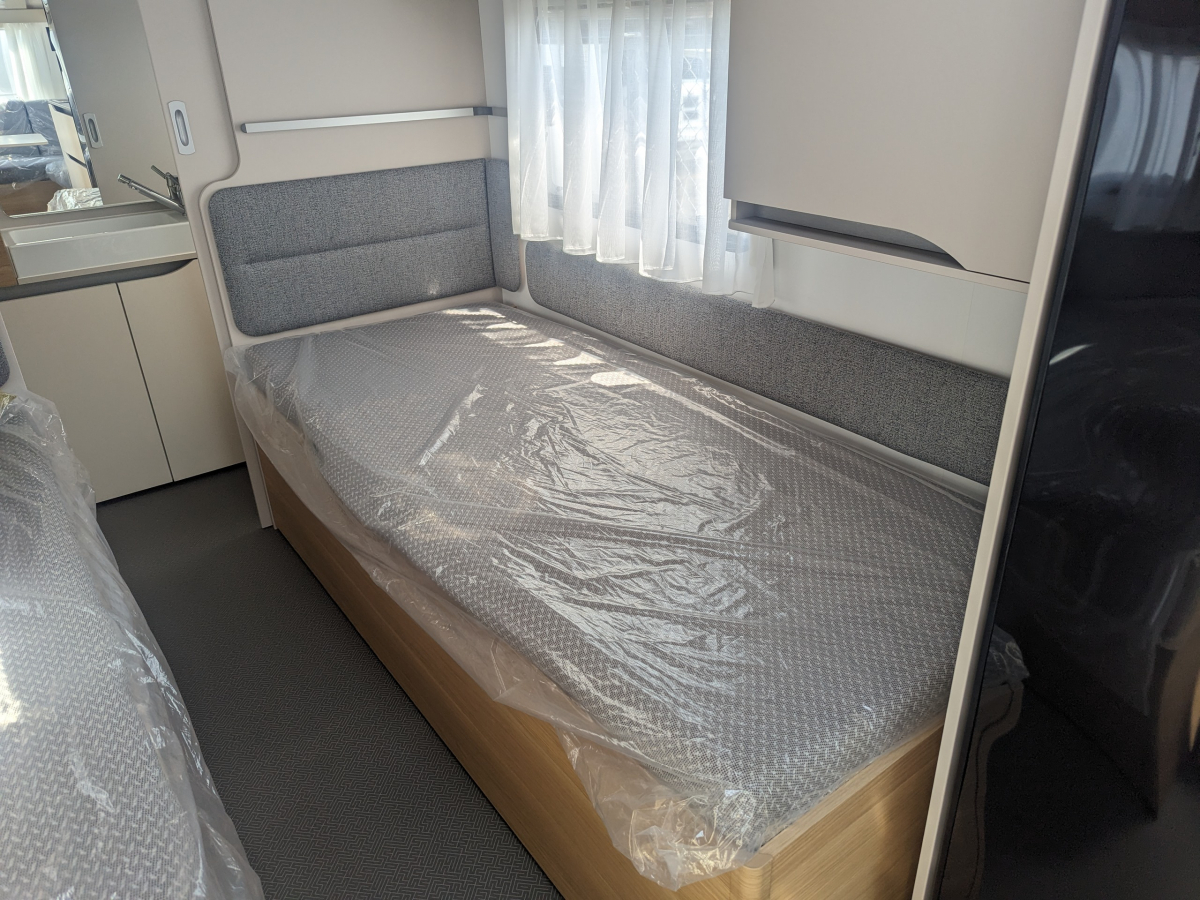 ADRIA ADORA 572 UT パノラマの空と暮らす、新しい旅のカタチ。の画像