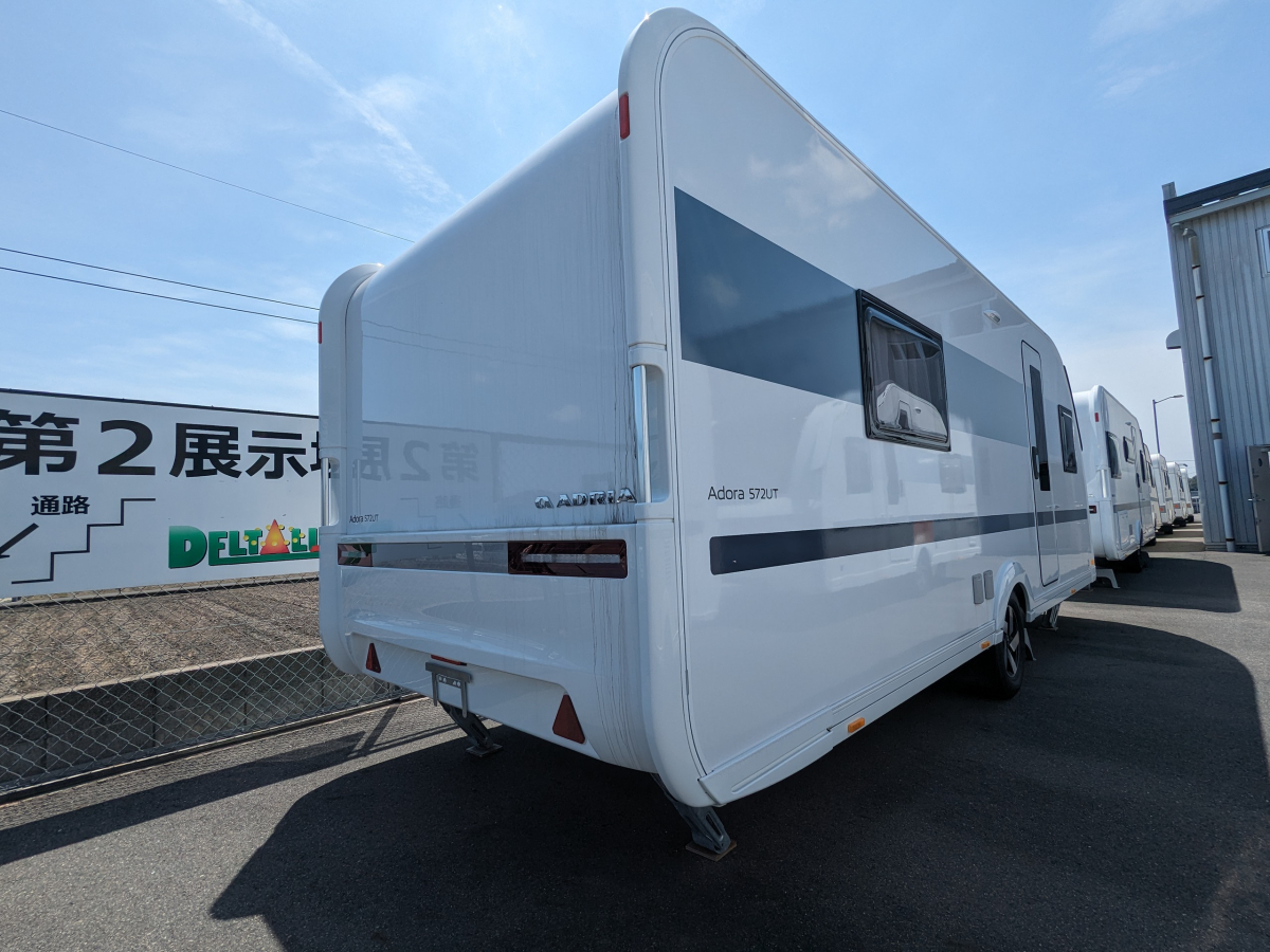ADRIA ADORA 572 UT パノラマの空と暮らす、新しい旅のカタチ。の画像