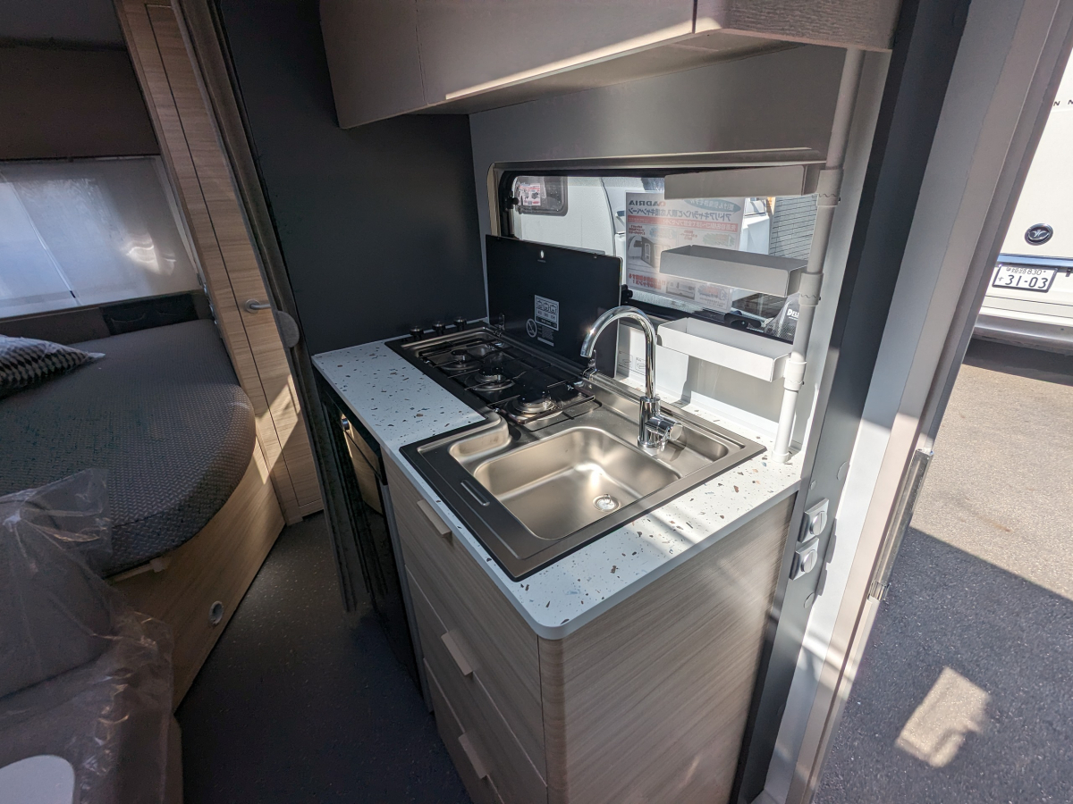 ADRIA ALTEA 472 PK 大人数でも使えるトレーラー!の画像