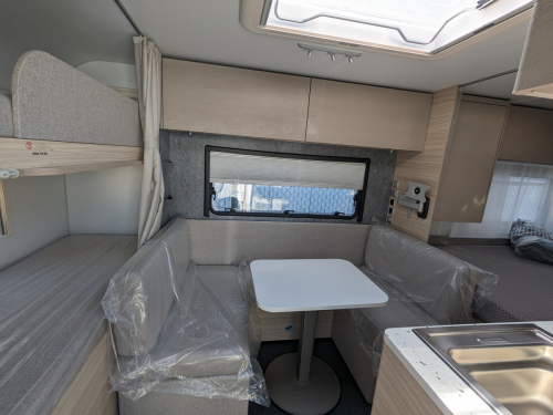 ADRIA ALTEA 472 PK 大人数でも使えるトレーラー!の他画像6枚目