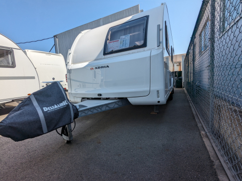 ADRIA ALTEA 472 PK 大人数でも使えるトレーラー!の他画像1枚目