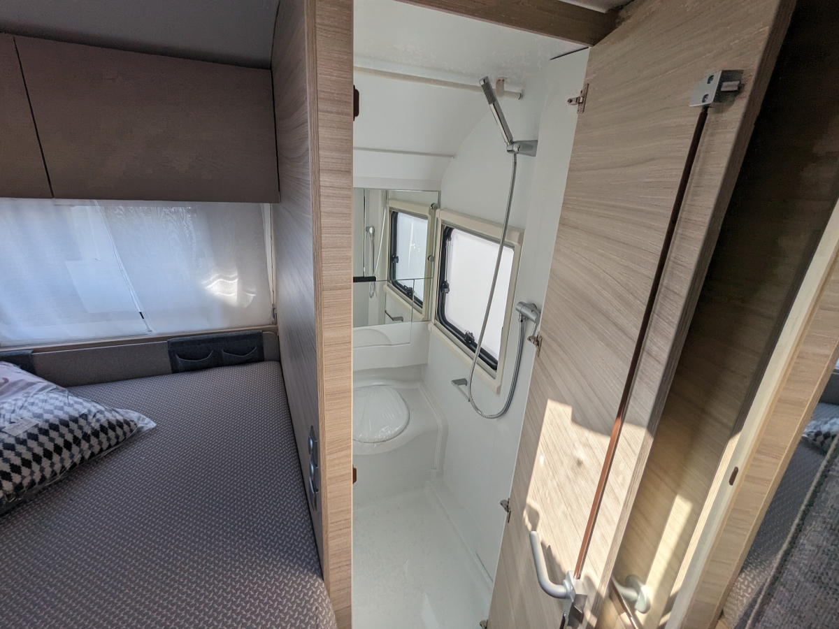 ADRIA ALTEA 472 PK 大人数でも使えるトレーラー!の画像