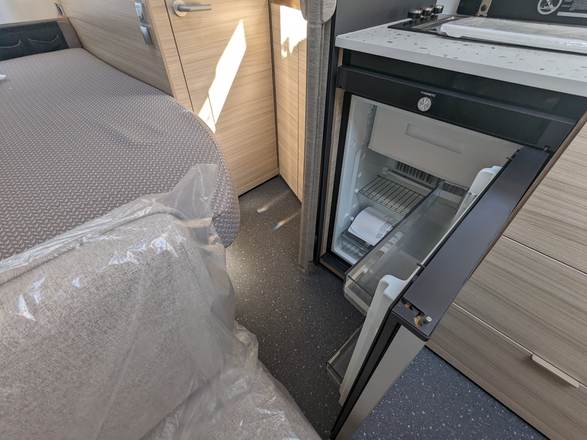 ADRIA ALTEA 472 PK 大人数でも使えるトレーラー!の画像