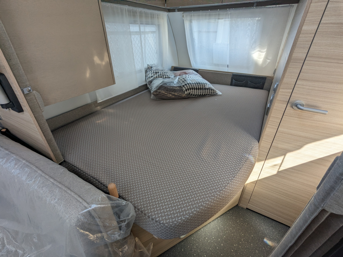 ADRIA ALTEA 472 PK 大人数でも使えるトレーラー!の画像