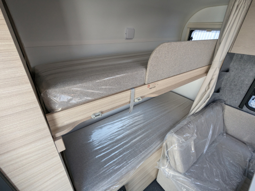 ADRIA ALTEA 472 PK 大人数でも使えるトレーラー!の他画像5枚目