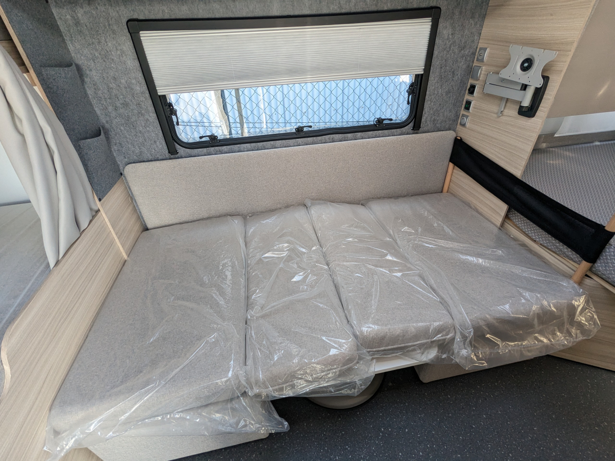 ADRIA ALTEA 472 PK 大人数でも使えるトレーラー!の画像