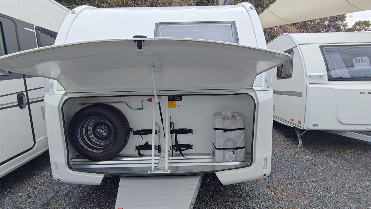 ADRIA ALTEA 472 PK 欧州車らしい洗練されたデザインと、子供たちの秘密基地のようなワクワク感を両立させた軽量・高級モデル!の画像