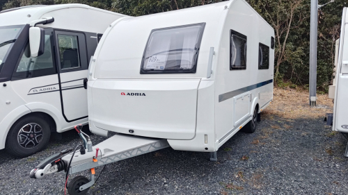 ADRIA ALTEA 472 PK 欧州車らしい洗練されたデザインと、子供たちの秘密基地のようなワクワク感を両立させた軽量・高級モデル!