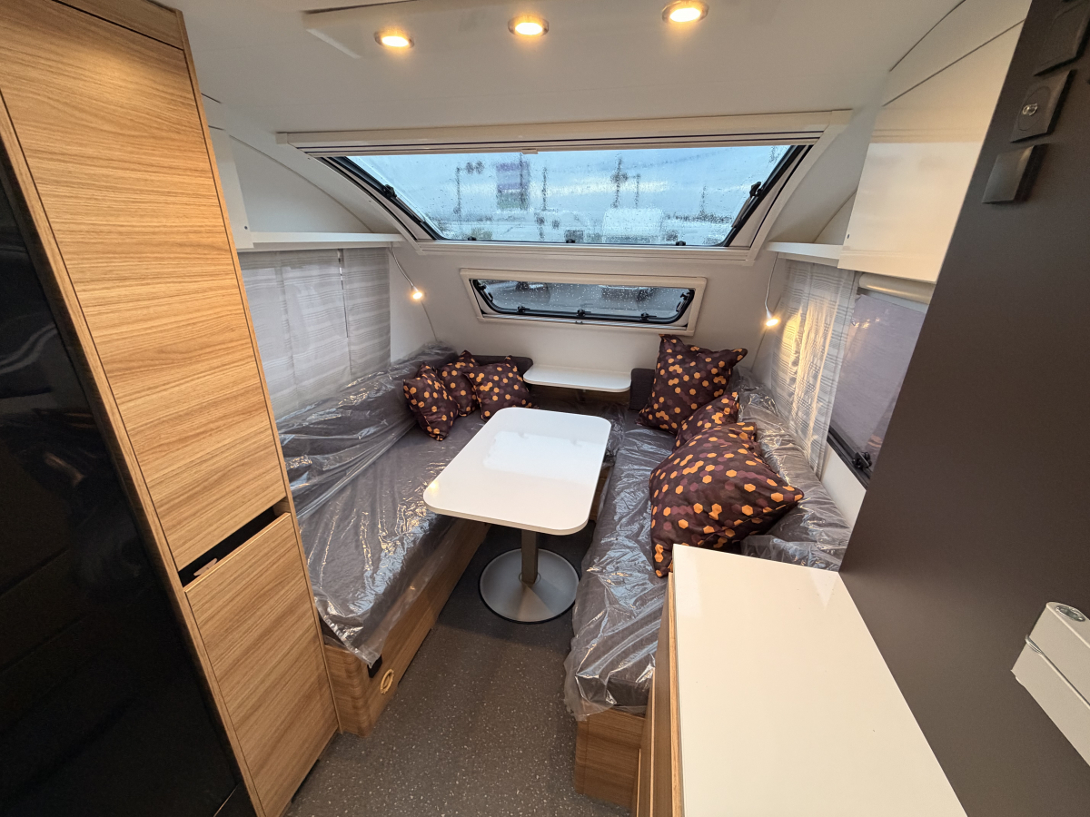 ADRIA ACTION 391 LH Mind. Set. Action.の画像