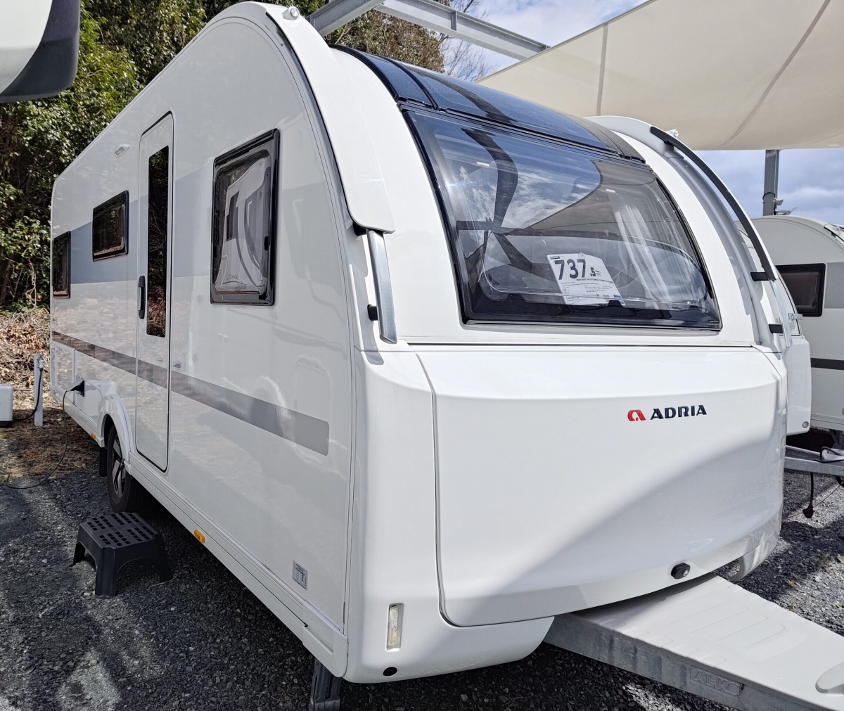 ADRIA ADORA 542 UL 日本で最も人気の高い「リア・ツインベッド」を組み合わせた、プレミアム・トラベルトレーラーの決定版の画像