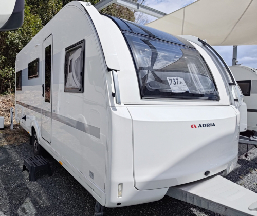 ADRIA ADORA 542 UL 日本で最も人気の高い「リア・ツインベッド」を組み合わせた、プレミアム・トラベルトレーラーの決定版の他画像3枚目