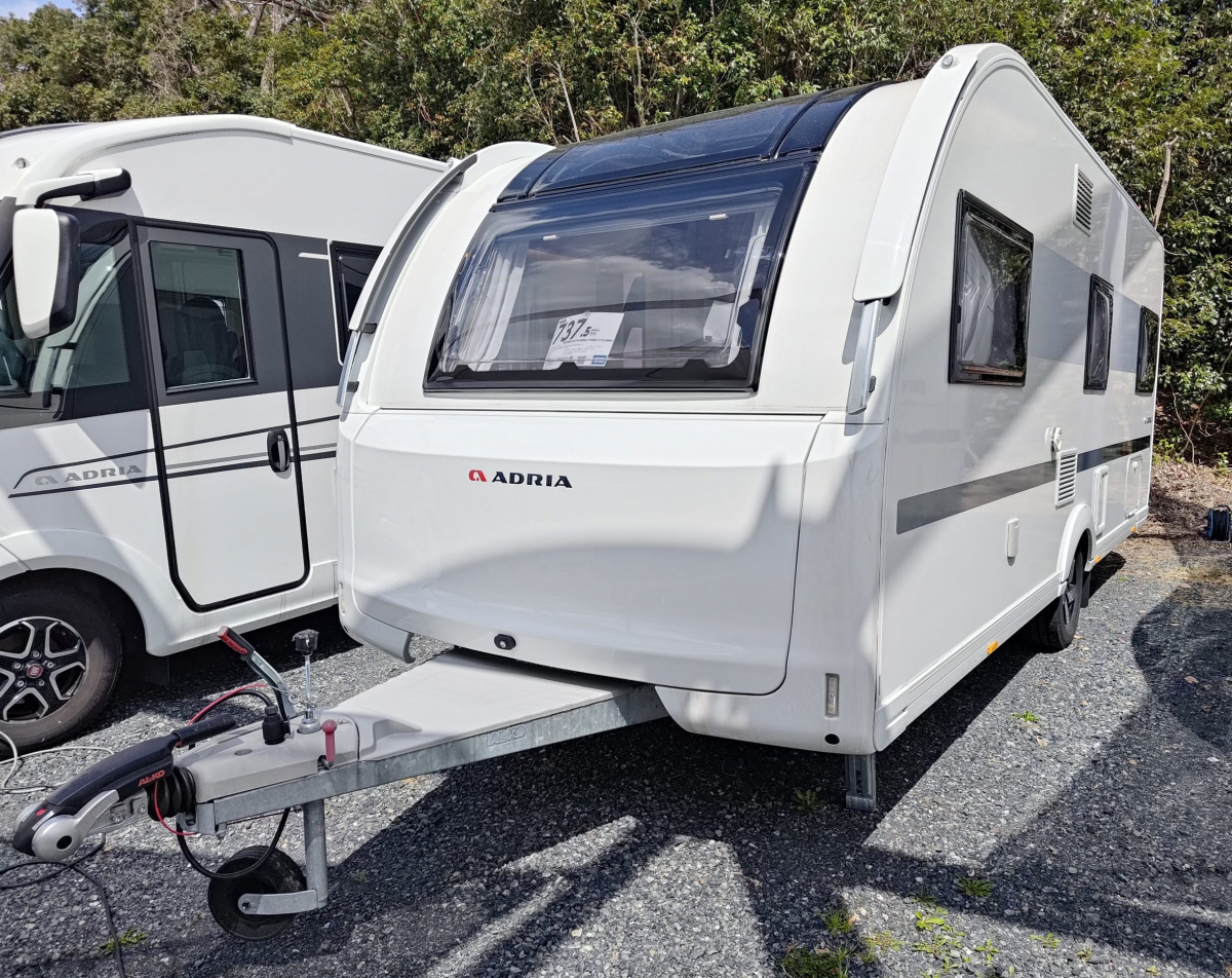 ADRIA ADORA 542 UL 日本で最も人気の高い「リア・ツインベッド」を組み合わせた、プレミアム・トラベルトレーラーの決定版の画像