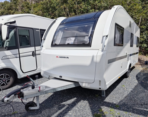 ADRIA ADORA 542 UL 日本で最も人気の高い「リア・ツインベッド」を組み合わせた、プレミアム・トラベルトレーラーの決定版