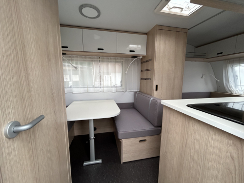 ADRIA AVIVA 400 PS 牽引免許不要!初心者の方も安心のキャンピングトレーラーの他画像4枚目
