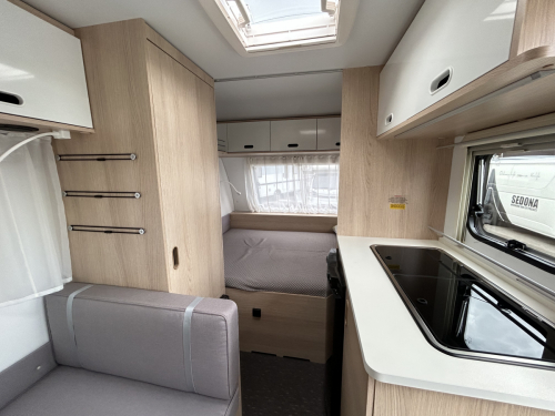 ADRIA AVIVA 400 PS 牽引免許不要!初心者の方も安心のキャンピングトレーラーの他画像5枚目