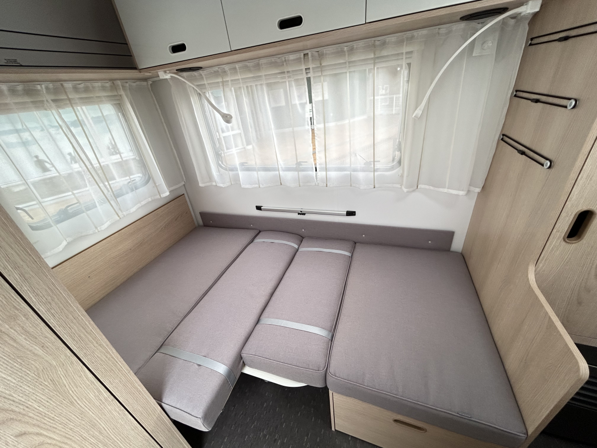 ADRIA AVIVA 400 PS 牽引免許不要!初心者の方も安心のキャンピングトレーラーの画像