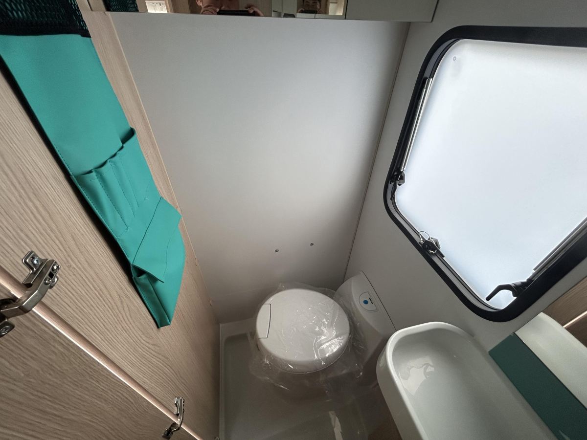 ADRIA AVIVA 442 PH ちょうどいいサイズに充実した室内!充実した室内装備がたくさん付いています!の画像