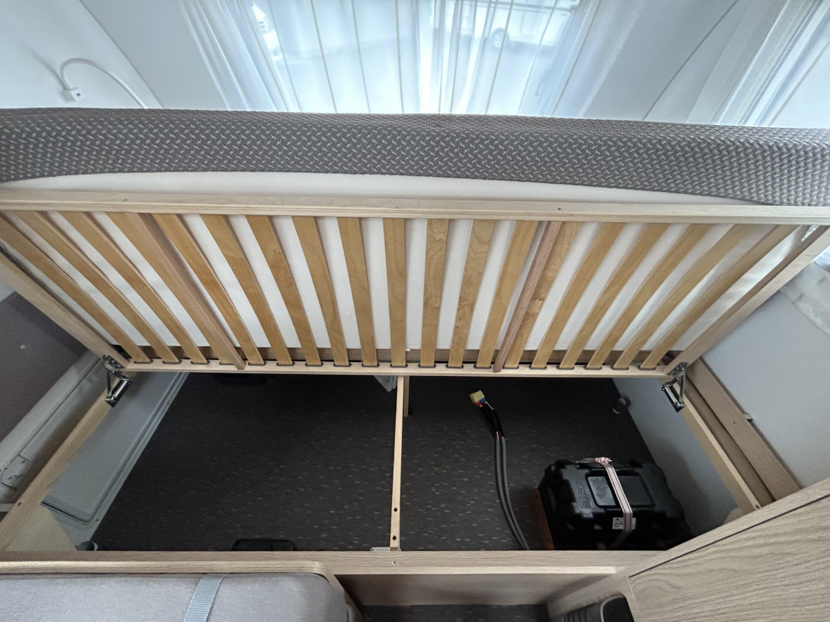 ADRIA AVIVA 442 PH ちょうどいいサイズに充実した室内!充実した室内装備がたくさん付いています!の画像