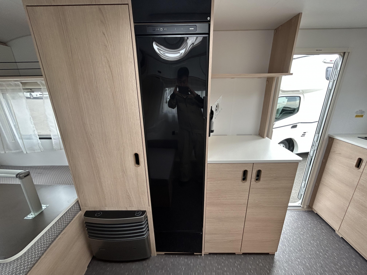 ADRIA AVIVA 442 PH ちょうどいいサイズに充実した室内!充実した室内装備がたくさん付いています!の画像