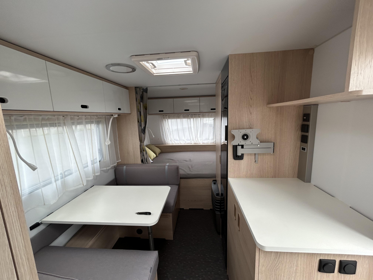 ADRIA AVIVA 442 PH ちょうどいいサイズに充実した室内!充実した室内装備がたくさん付いています!の画像