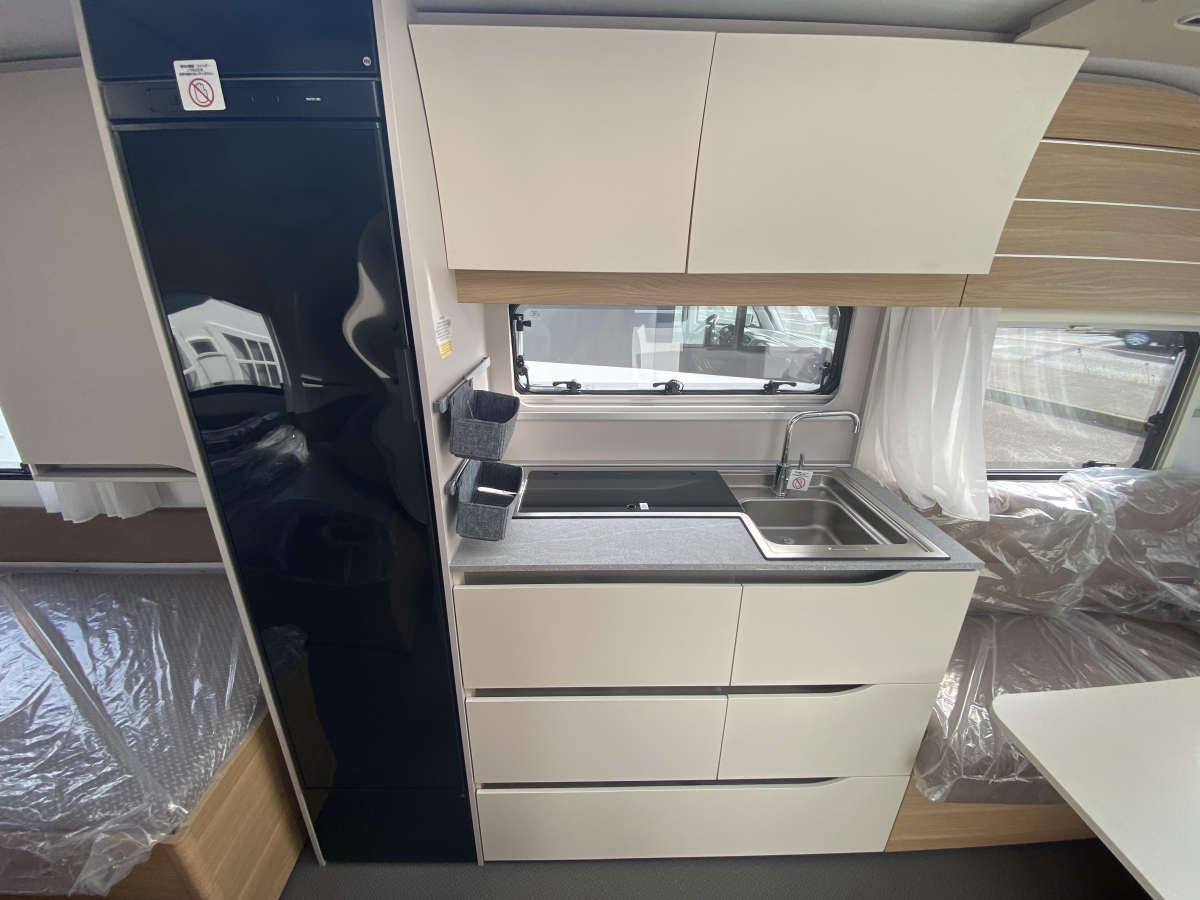 ADRIA ADORA 572 UT 令和7年登録未使用車!!お買い得な1台です!!の画像