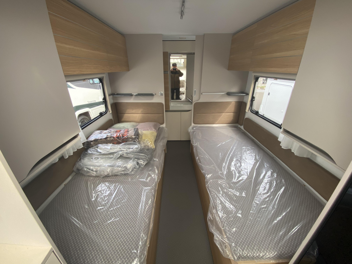 ADRIA ADORA 572 UT 令和7年登録未使用車!!お買い得な1台です!!の画像