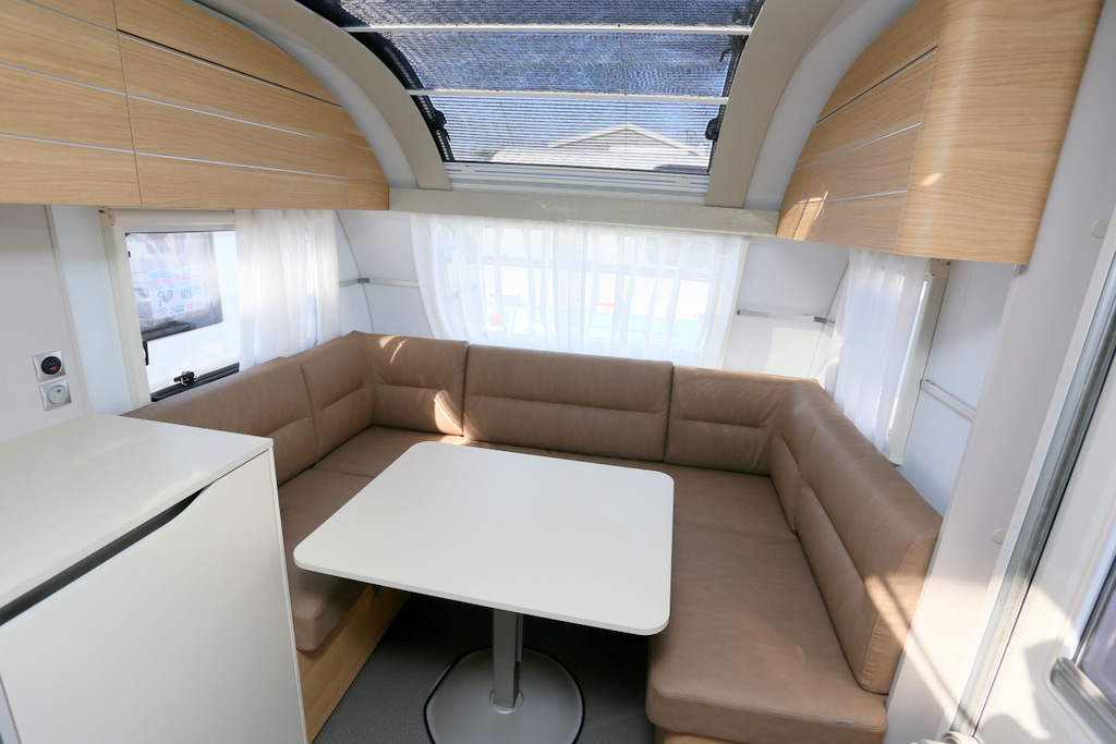ADRIA ADORA 542 UL 新古車　ADORA 542 ULの画像