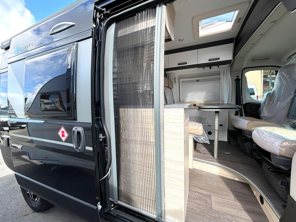 ADRIA SUN LIVING V 60SP FAMILY フィアットデュカトをベースにしたファミリー向けのモデルの画像
