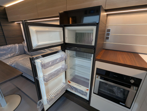 ADRIA ASTELLA 704 HP 移動可能なラグジュアリー・セカンドハウス(別荘)の他画像3枚目