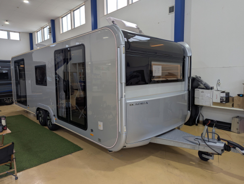 ADRIA ASTELLA 704 HP<br>移動可能なラグジュアリー・セカンドハウス(別荘)