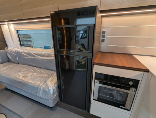 ADRIA ASTELLA 704 HP 移動可能なラグジュアリー・セカンドハウス(別荘)の他画像2枚目