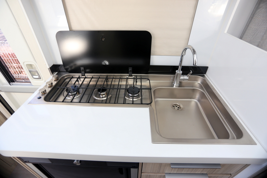 ADRIA COMPACT SUPREME SL ADRIA COMPACT SUPREME SLの画像