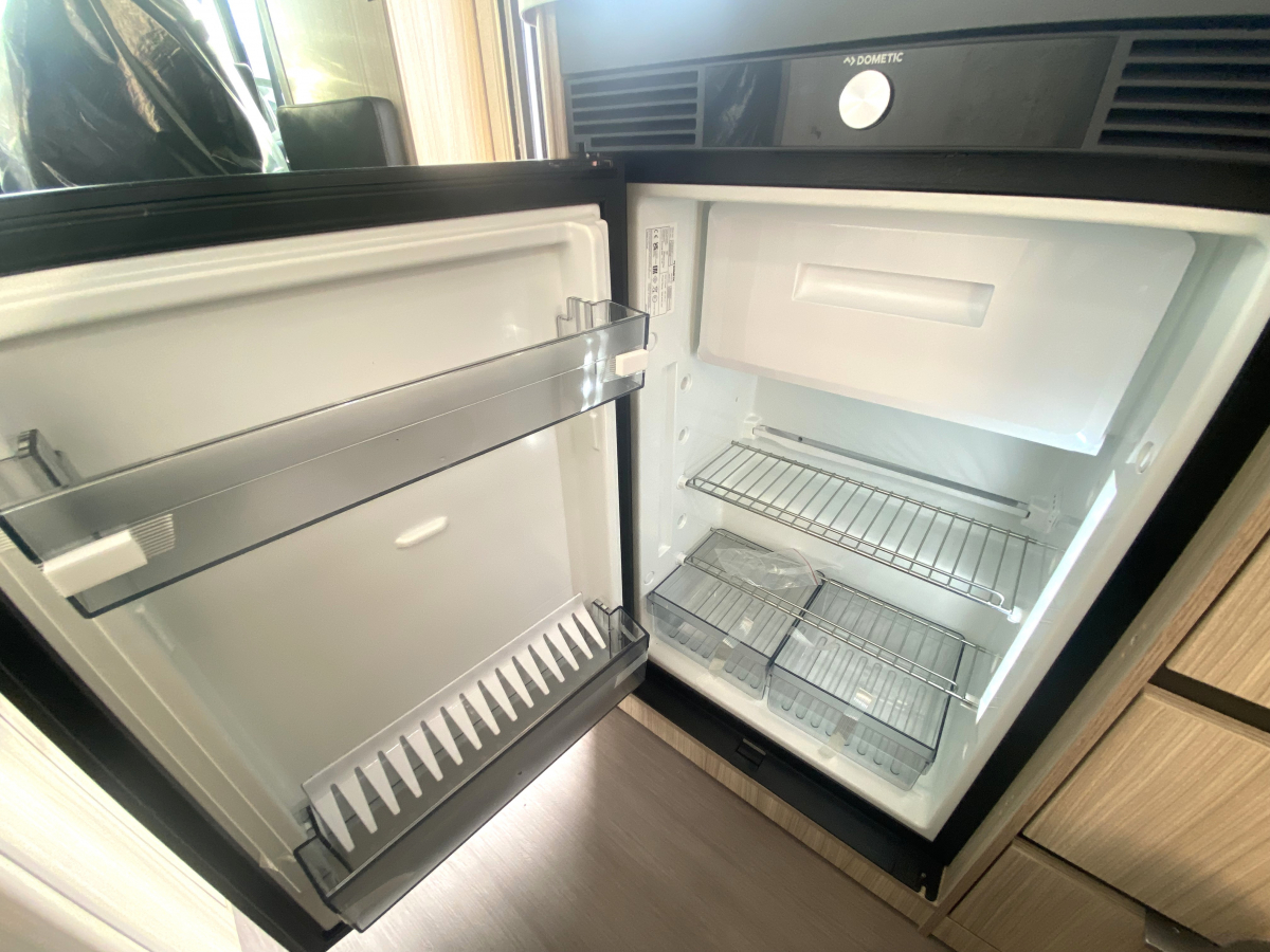 ADRIA COMPACT SUPREME SL スリムを極めた、動く高級ホテル。の画像