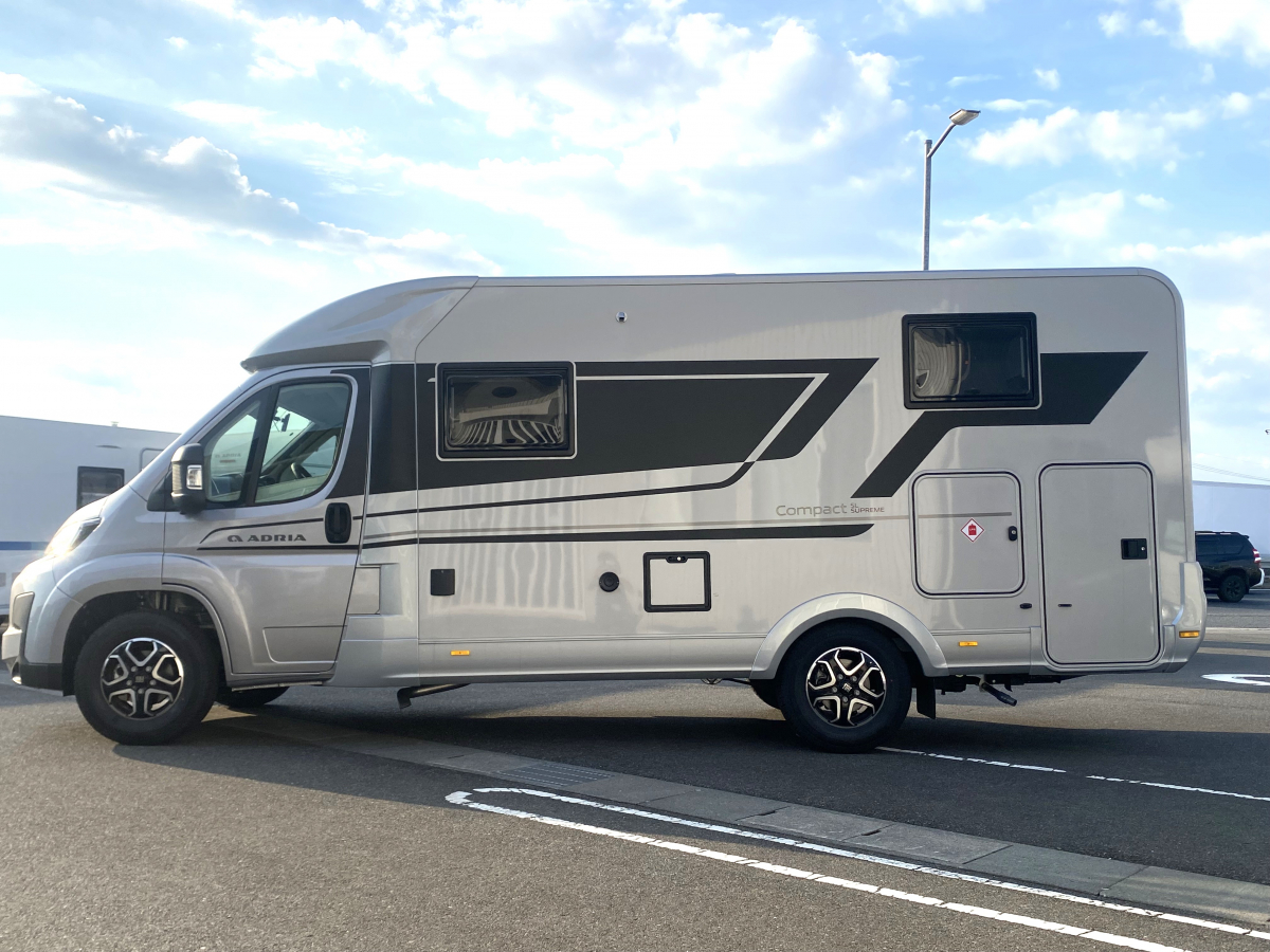 ADRIA COMPACT SUPREME SL スリムを極めた、動く高級ホテル。の画像
