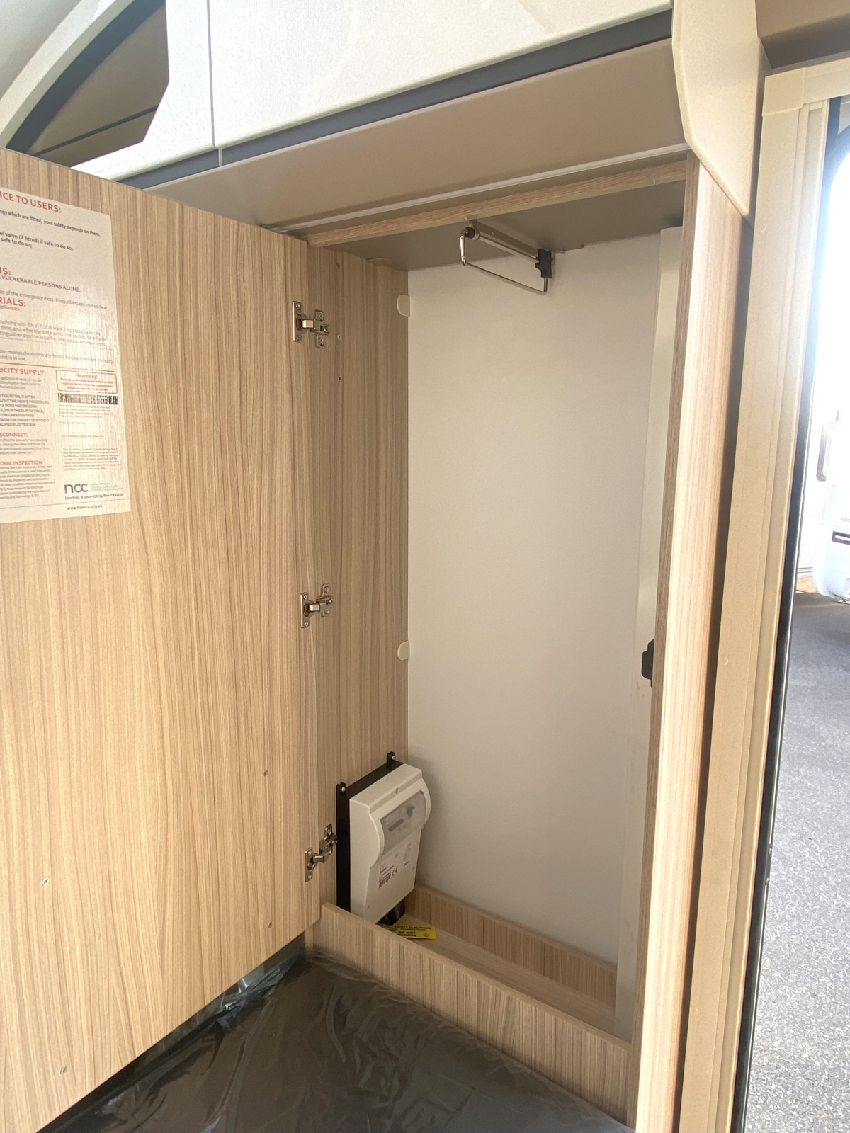 ADRIA COMPACT SUPREME SL スリムを極めた、動く高級ホテル。の画像