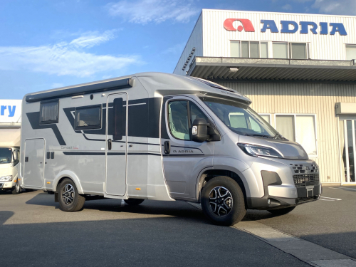 ADRIA COMPACT SUPREME SL スリムを極めた、動く高級ホテル。
