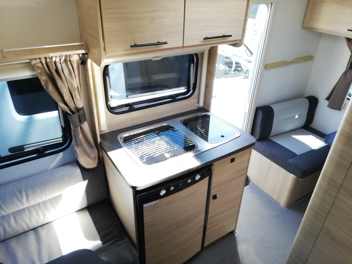 インディアナRV エメロード 376 VIP2.0 けん引免許不要な小さなボディ!の画像